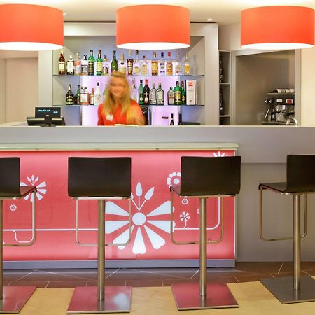 Ibis Bratislava Centrum Luaran gambar