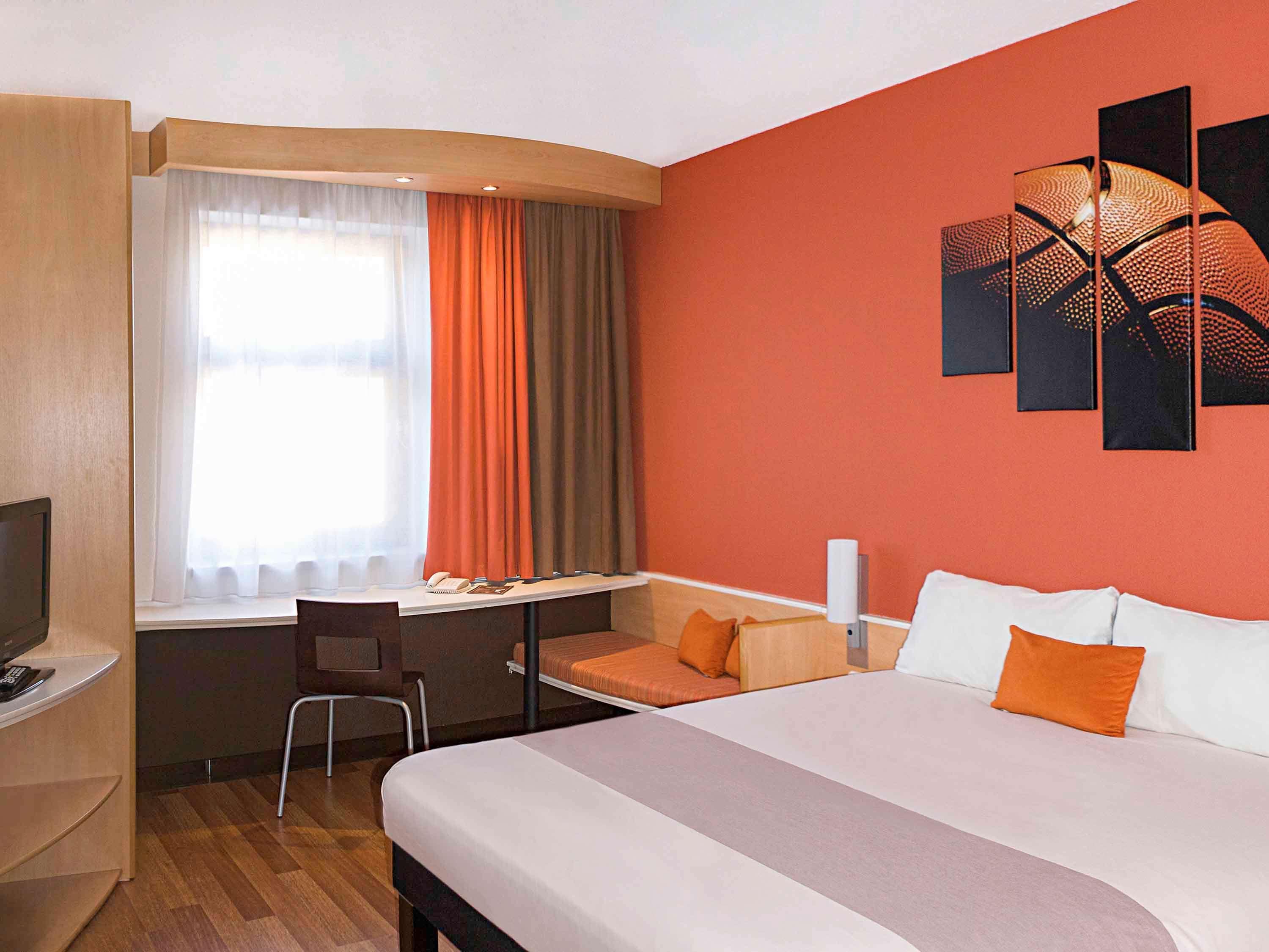 Ibis Bratislava Centrum Luaran gambar