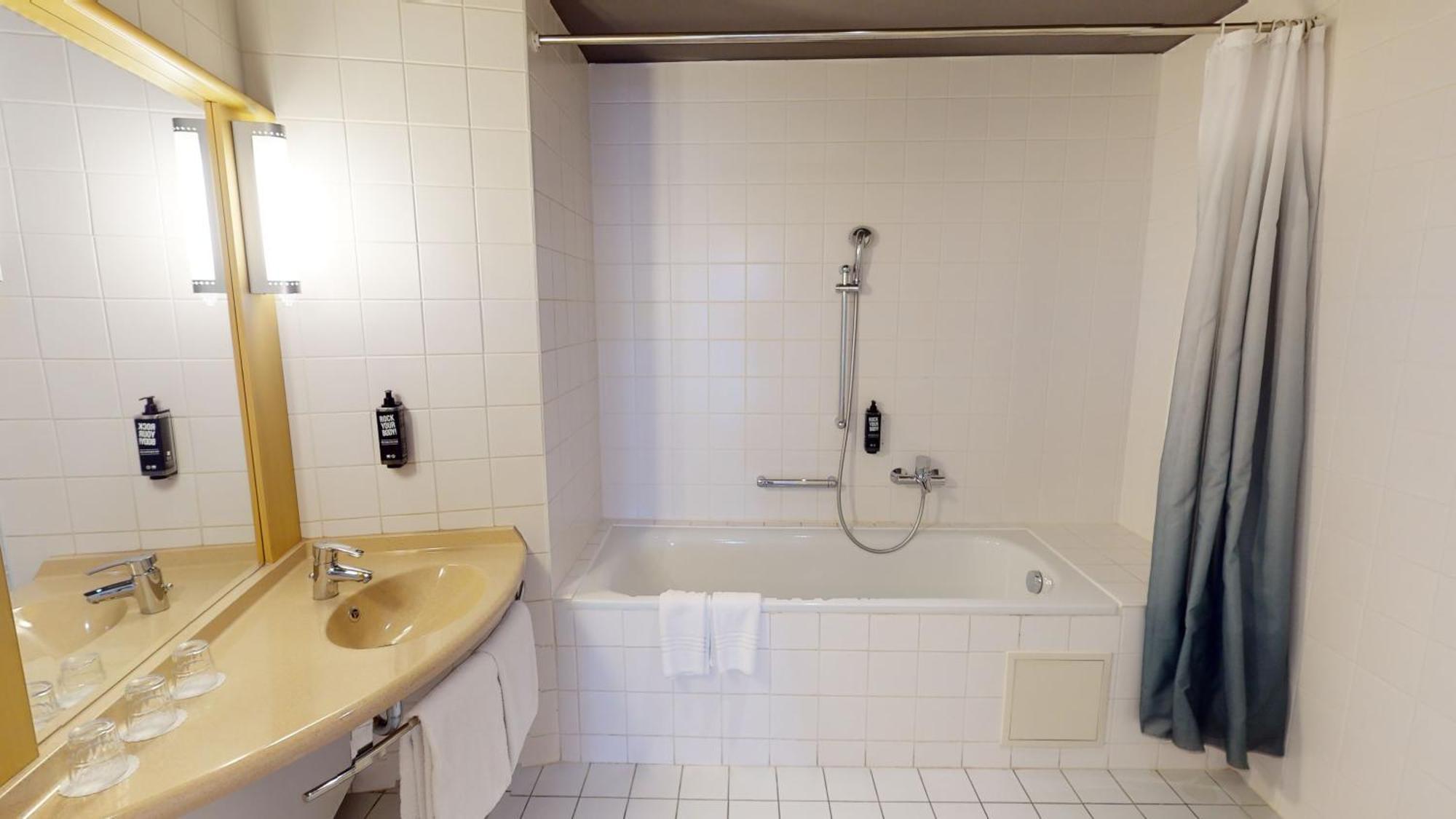 Ibis Bratislava Centrum Luaran gambar