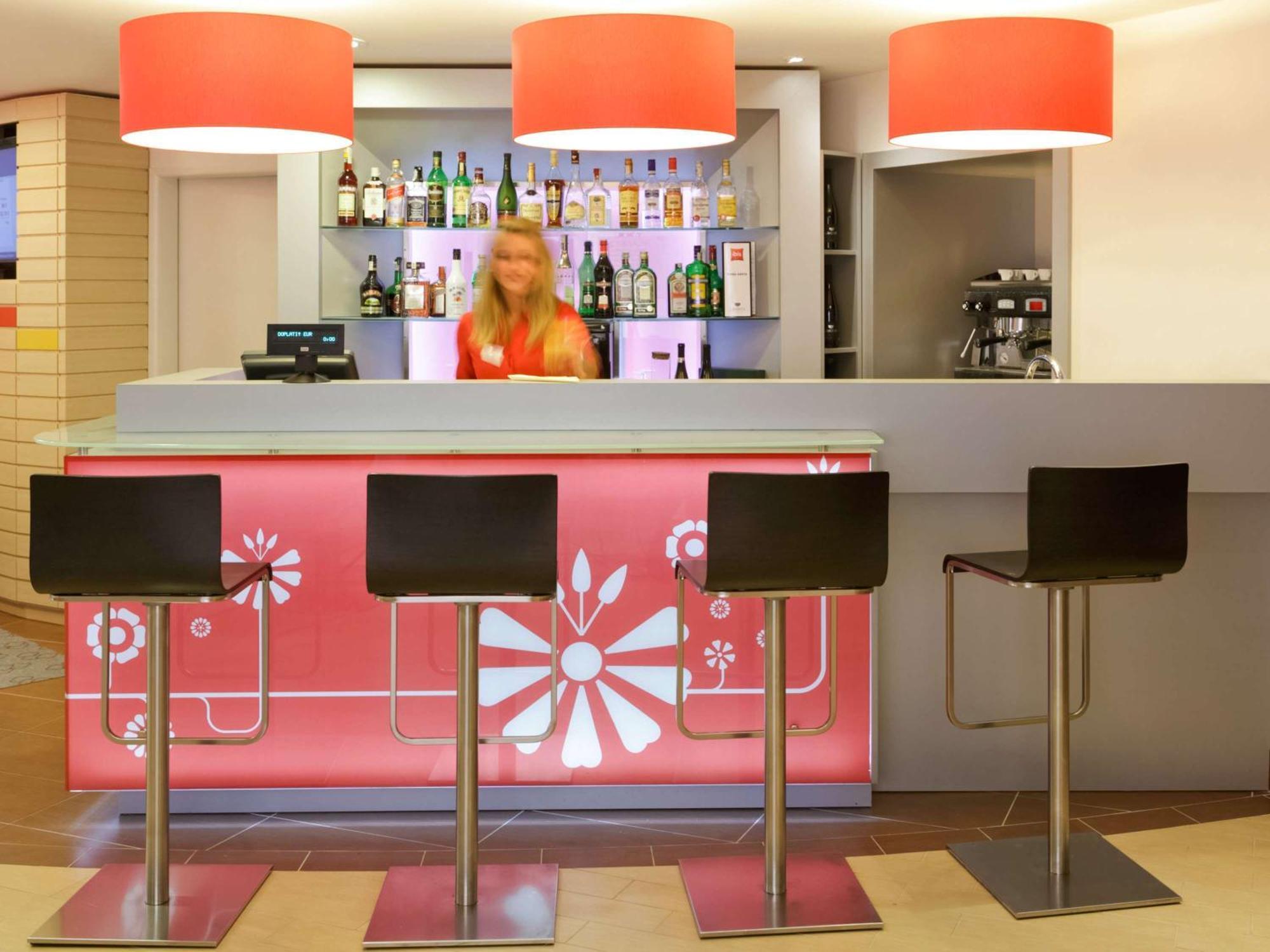 Ibis Bratislava Centrum Luaran gambar