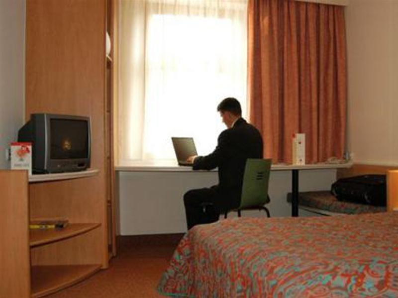 Ibis Bratislava Centrum Luaran gambar