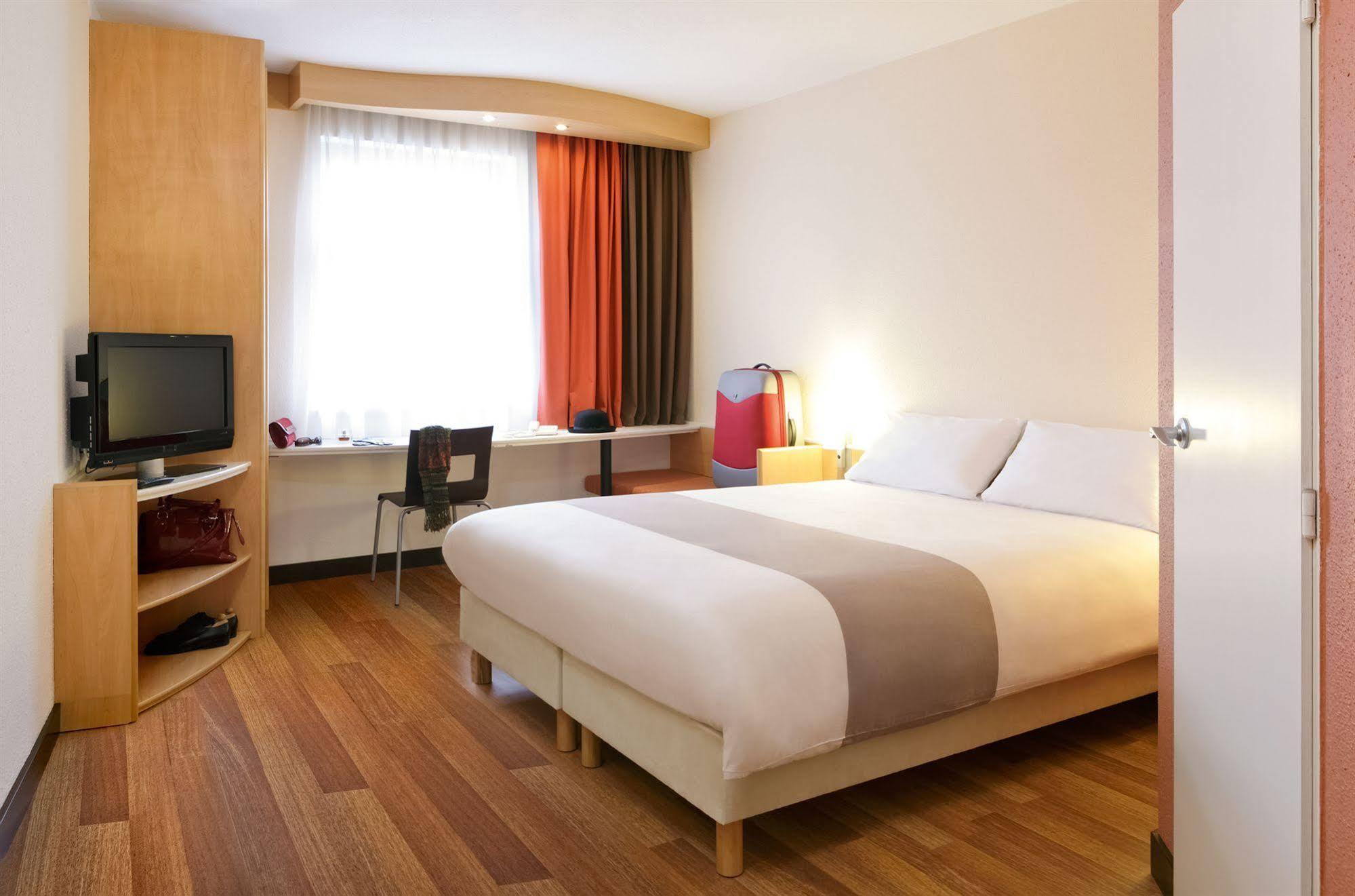 Ibis Bratislava Centrum Luaran gambar